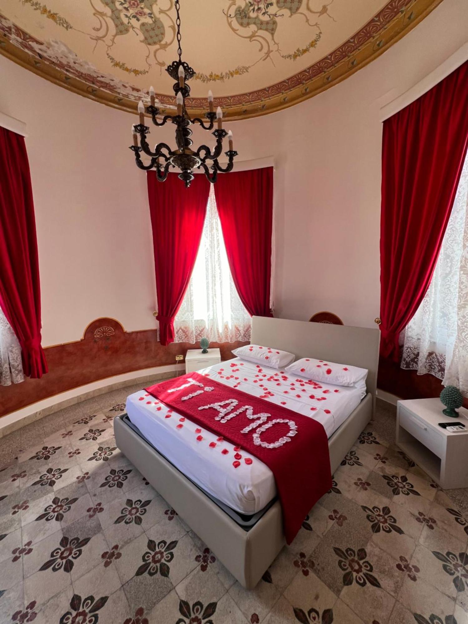 Il Siciliano Room'S & Suite Palermo Bagian luar foto